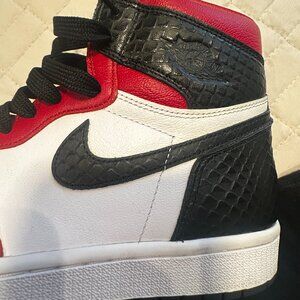 AIR JORDAN 1 RETRO HIGH 'SATIN SNAKE' AUTHENTIC